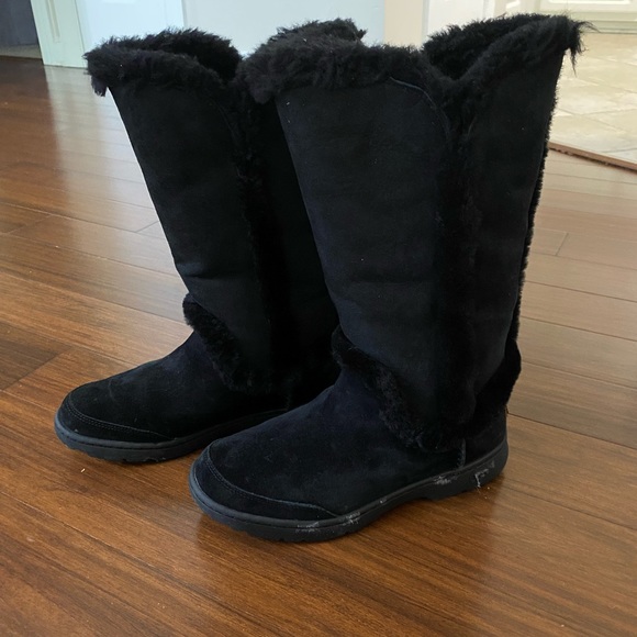UGG Sundance tall boots - Picture 5 of 5